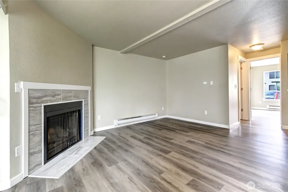 1102 8th Street NE #6 Auburn, WA 98002