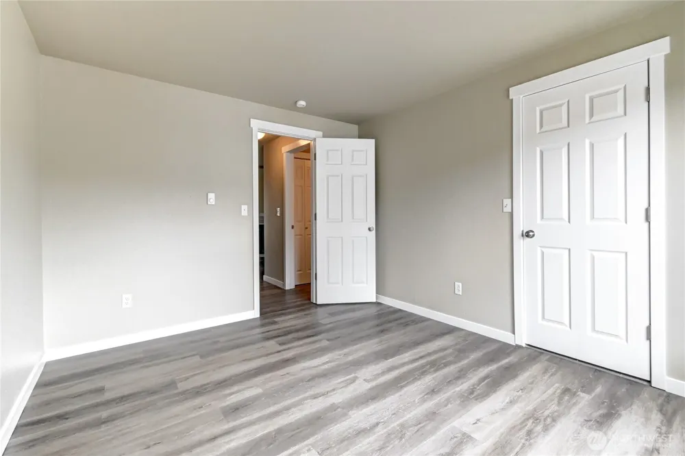 1102 8th Street NE #6 Auburn, WA 98002