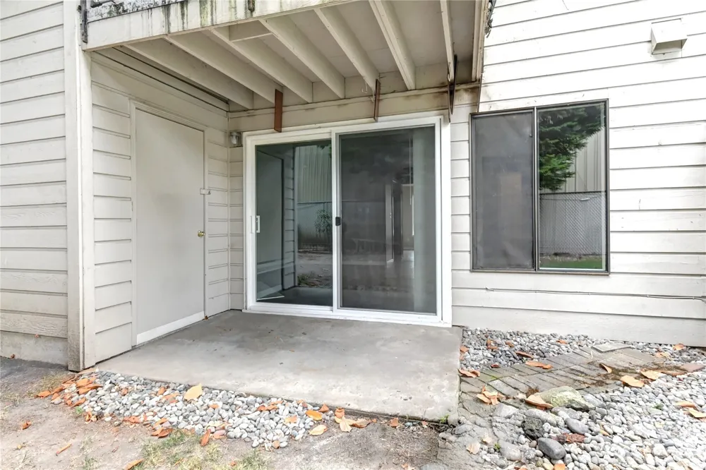 1102 8th Street NE #6 Auburn, WA 98002