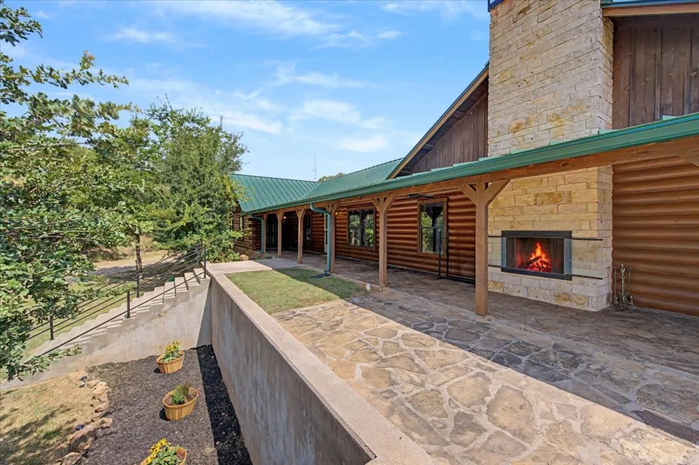 2789 Hanging Tree Road Bowie, TX 76230