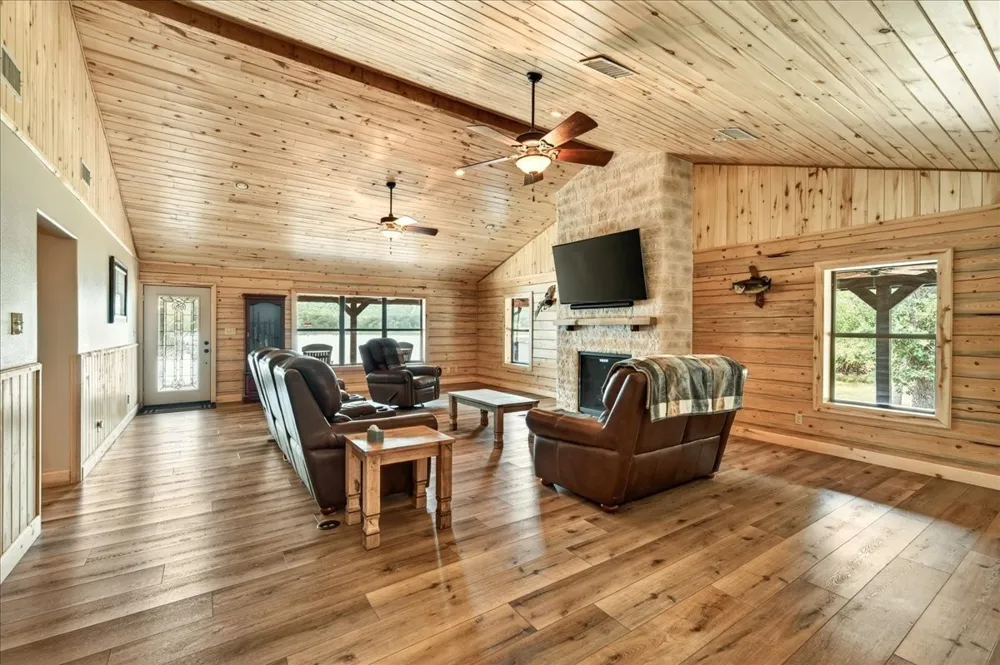 2789 Hanging Tree Road Bowie, TX 76230