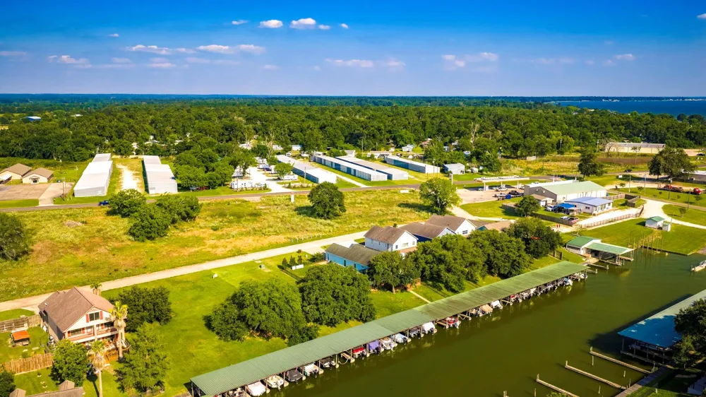 185 Bayview Lane Livingston, TX 77351