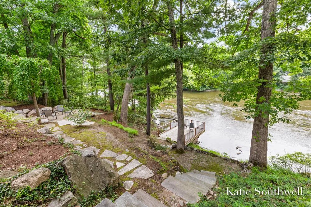 7320 Valhalla Drive SE Alto, MI 49302