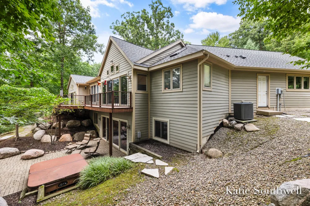 7320 Valhalla Drive SE Alto, MI 49302