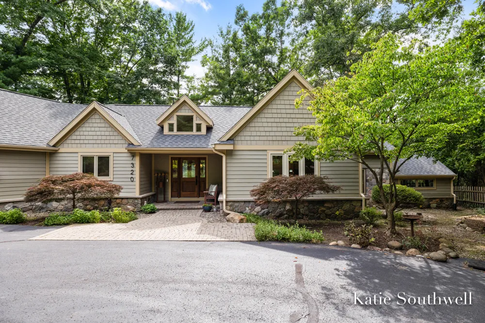 7320 Valhalla Drive SE Alto, MI 49302