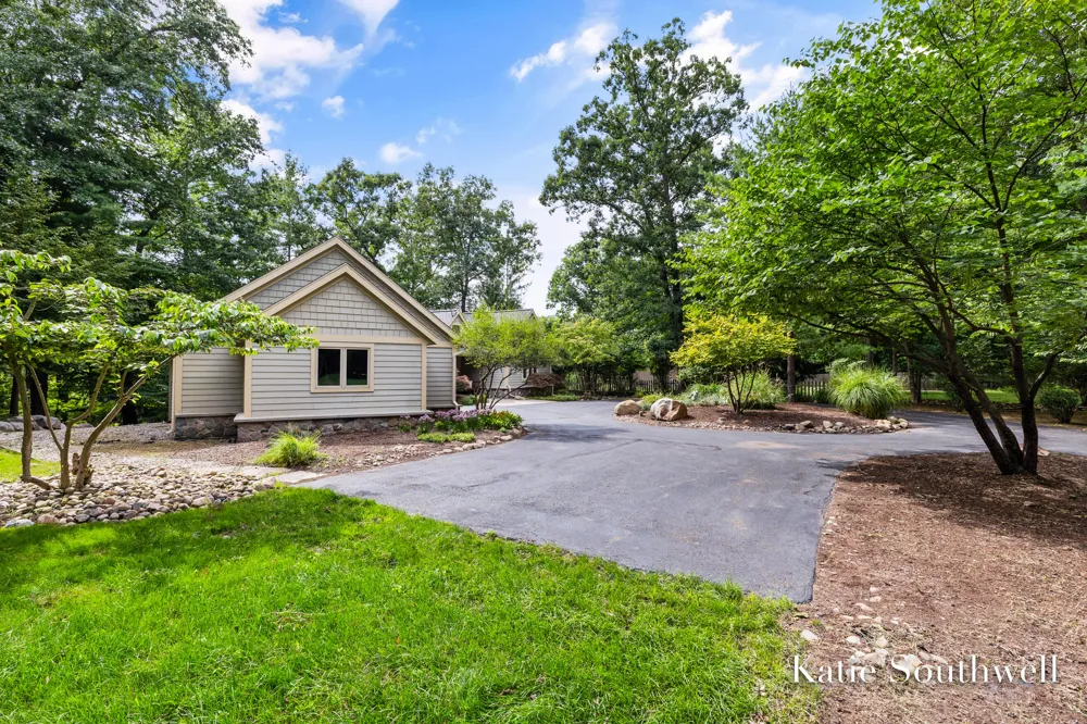 7320 Valhalla Drive SE Alto, MI 49302