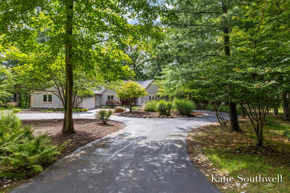 7320 Valhalla Drive SE Alto, MI 49302