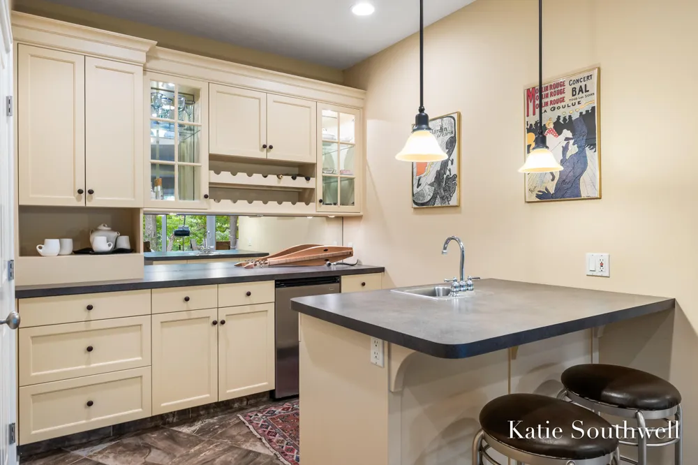 7320 Valhalla Drive SE Alto, MI 49302