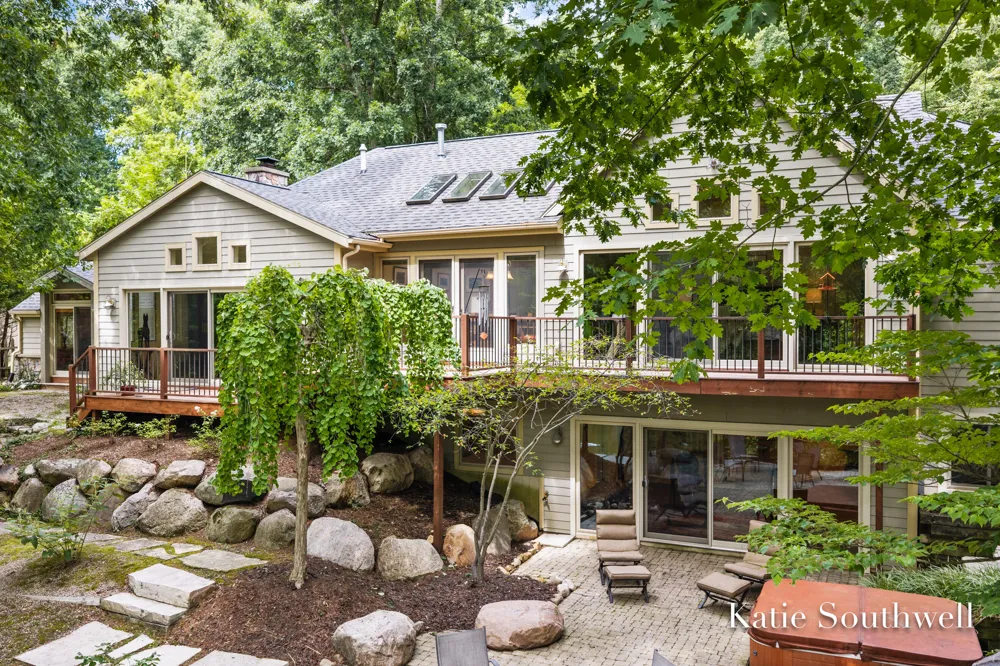 7320 Valhalla Drive SE Alto, MI 49302