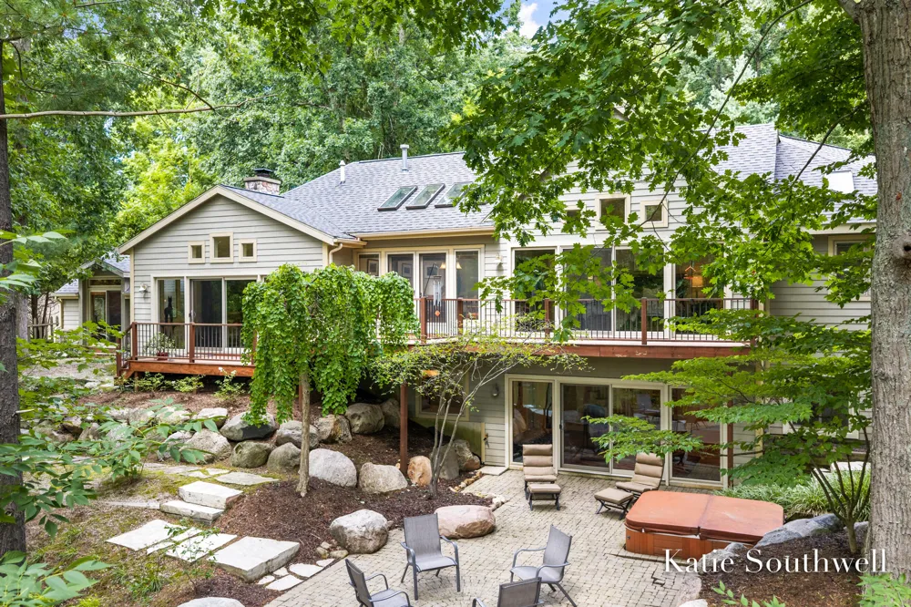 7320 Valhalla Drive SE Alto, MI 49302