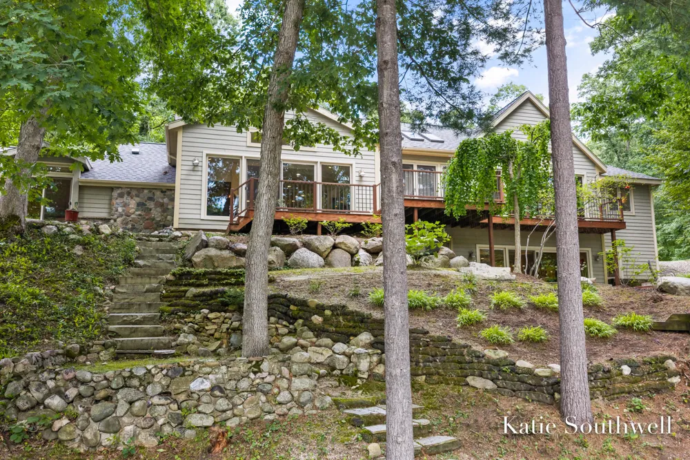 7320 Valhalla Drive SE Alto, MI 49302