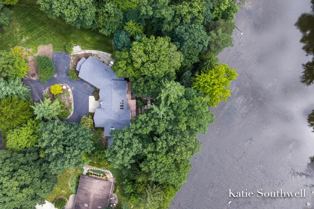 7320 Valhalla Drive SE Alto, MI 49302