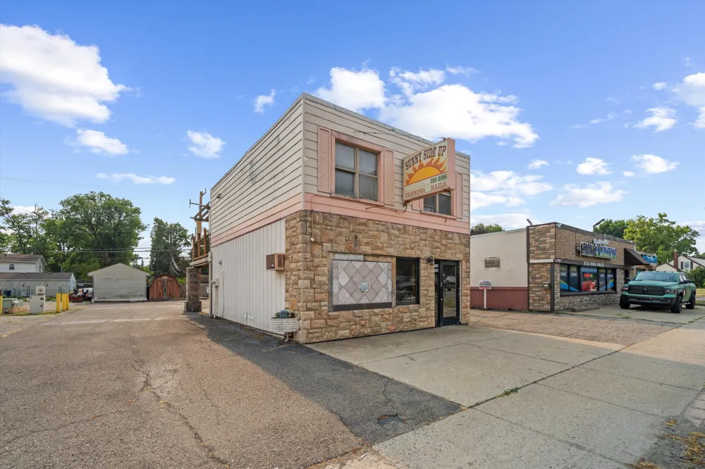 1040 Wayne Road Westland, MI 48185