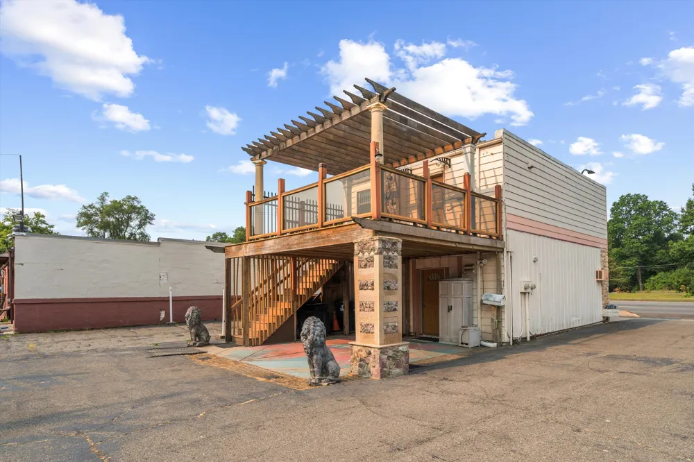 1040 Wayne Road Westland, MI 48185
