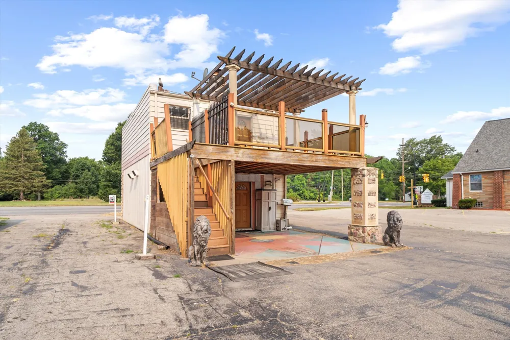 1040 Wayne Road Westland, MI 48185