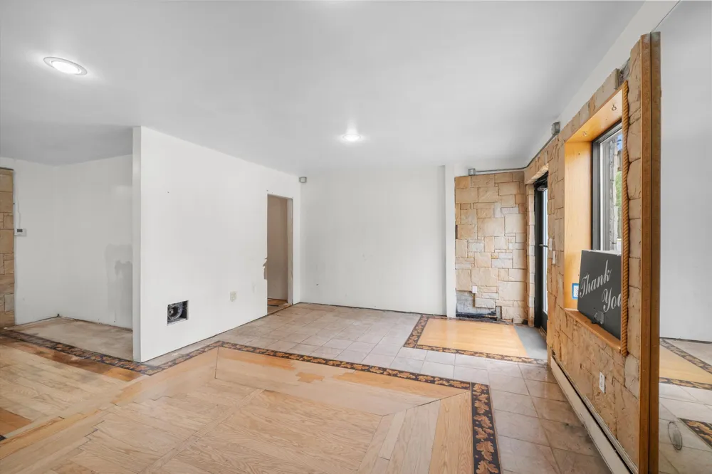 1040 Wayne Road Westland, MI 48185