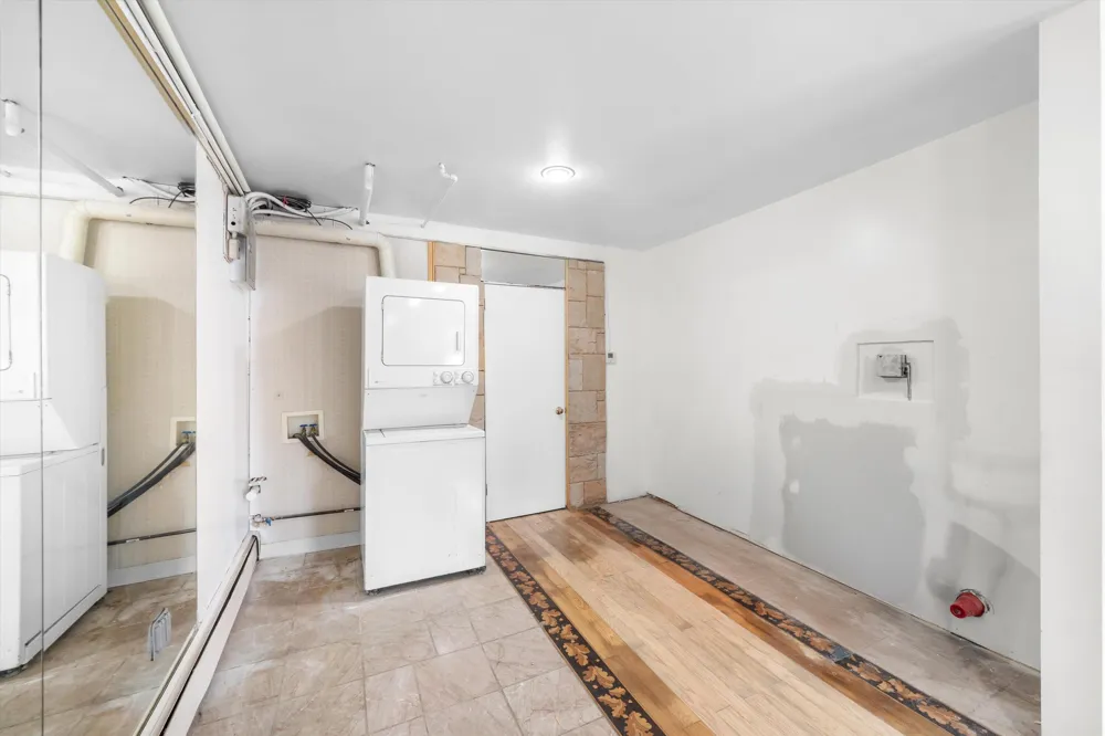 1040 Wayne Road Westland, MI 48185