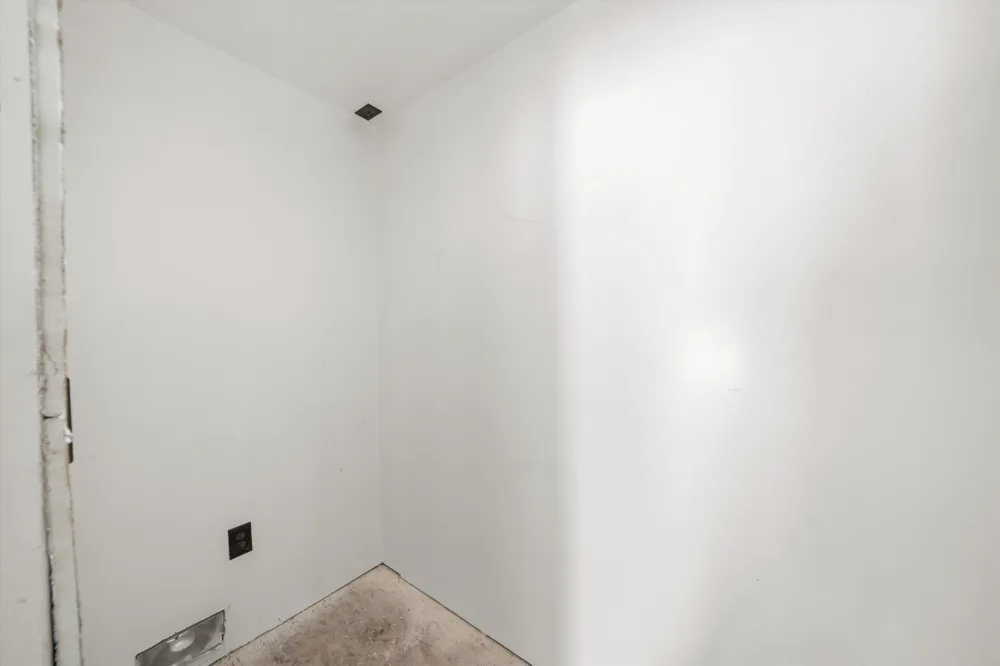 1040 Wayne Road Westland, MI 48185