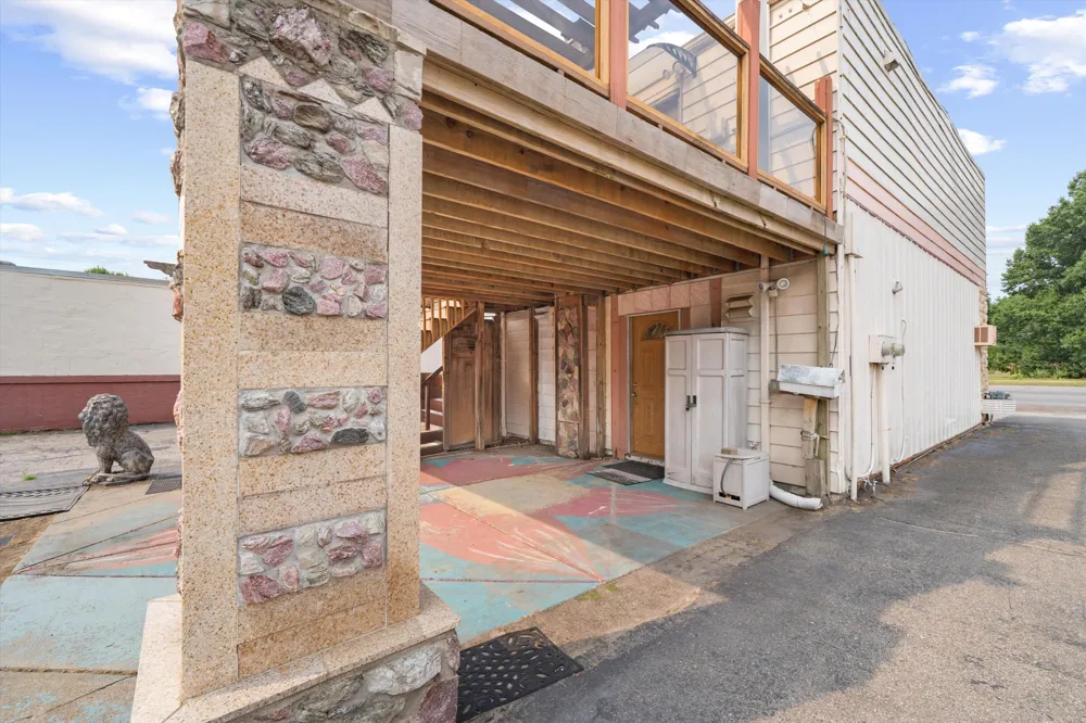 1040 Wayne Road Westland, MI 48185