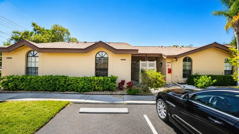 4542 MORNINGSIDE #39 Sarasota, FL 34235