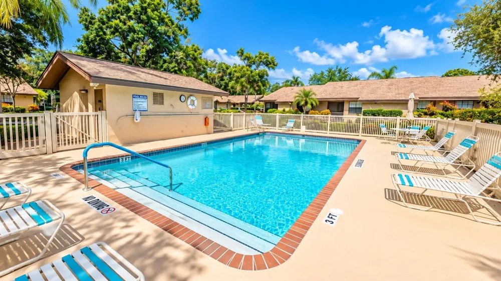 4542 MORNINGSIDE #39 Sarasota, FL 34235
