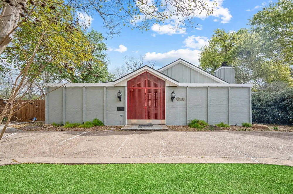 2111 Galveston Avenue Pearland, TX 77581