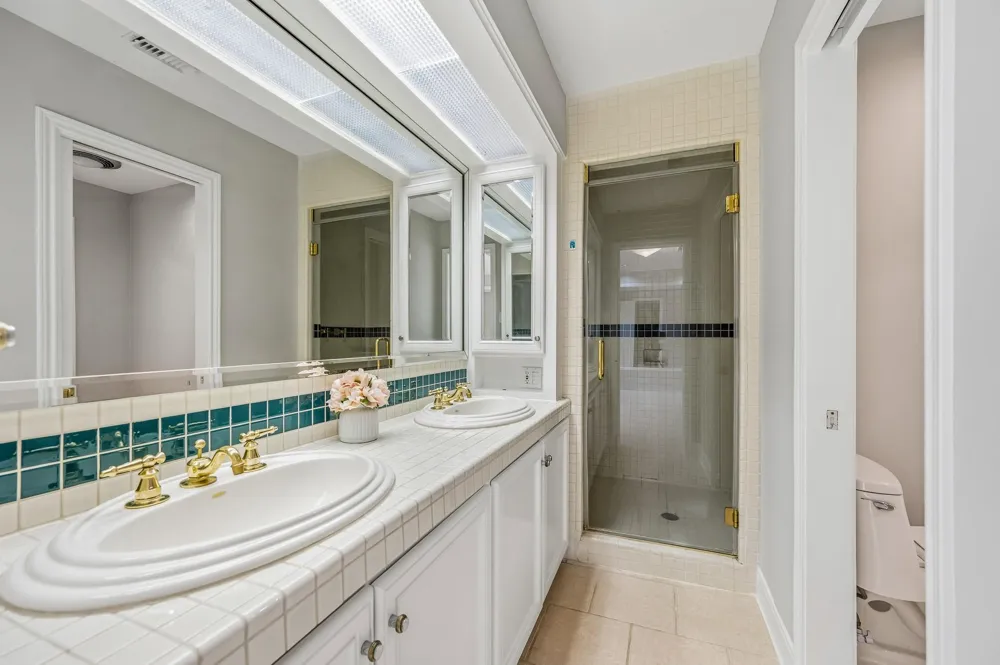 2111 Galveston Avenue Pearland, TX 77581