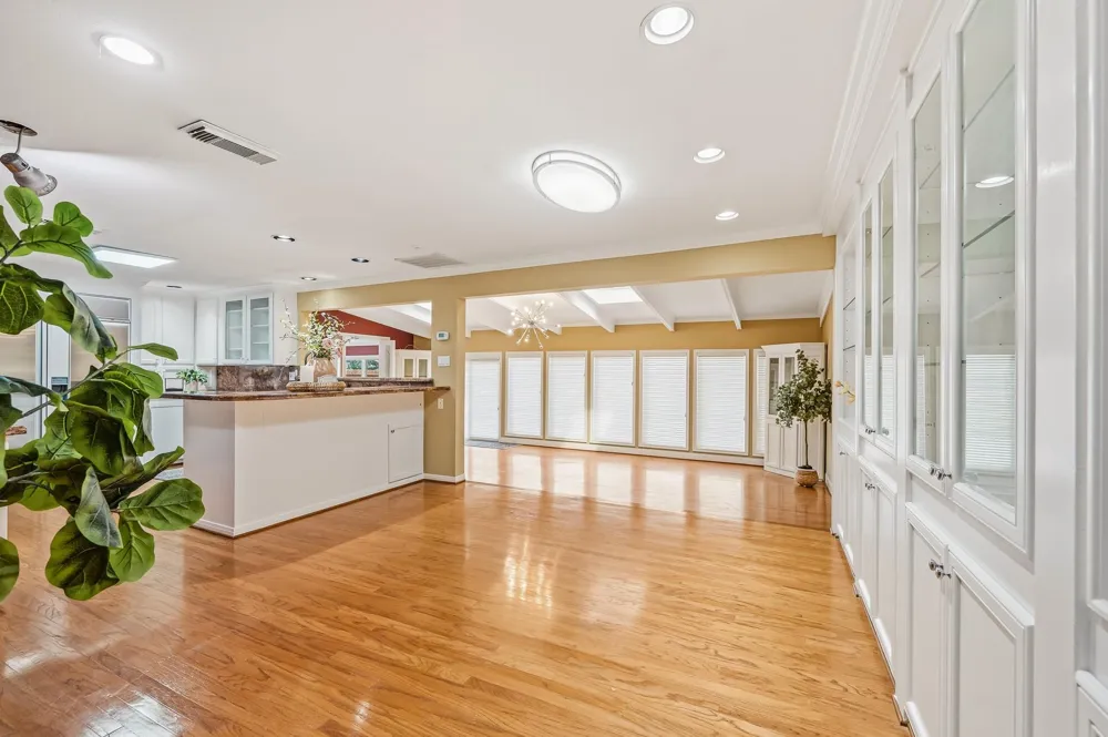 2111 Galveston Avenue Pearland, TX 77581