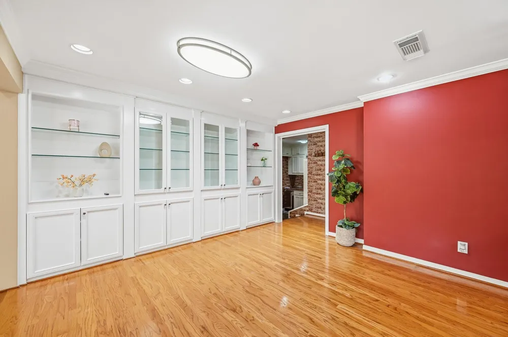 2111 Galveston Avenue Pearland, TX 77581