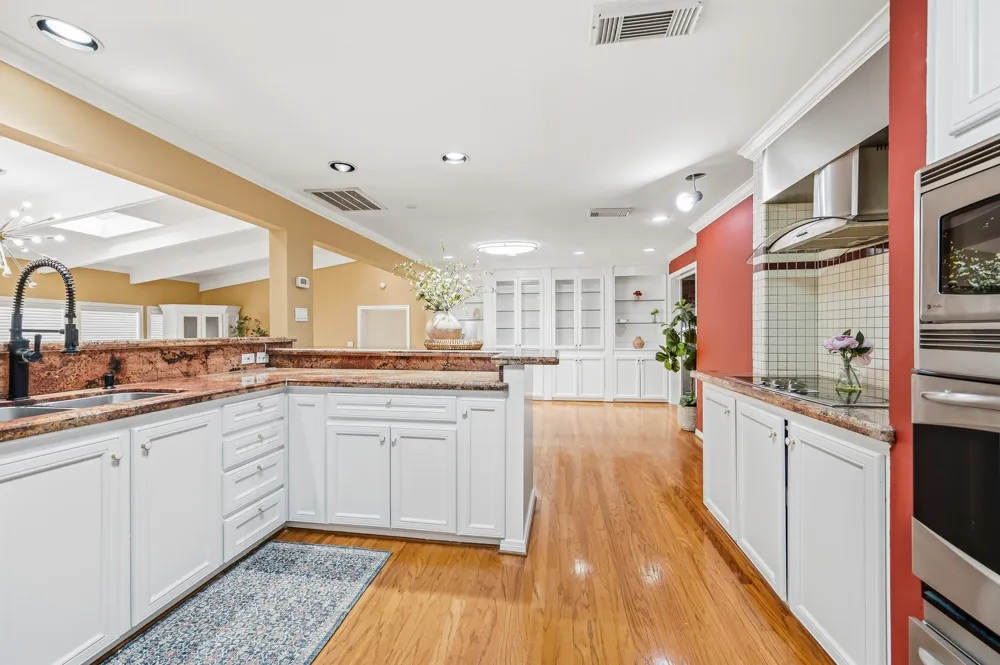 2111 Galveston Avenue Pearland, TX 77581