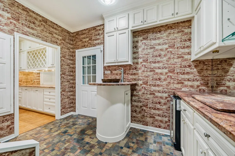 2111 Galveston Avenue Pearland, TX 77581
