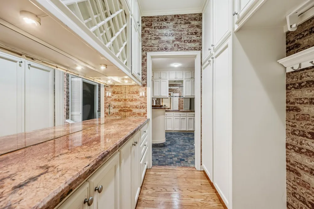 2111 Galveston Avenue Pearland, TX 77581