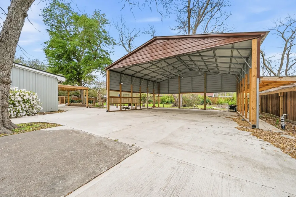 2111 Galveston Avenue Pearland, TX 77581