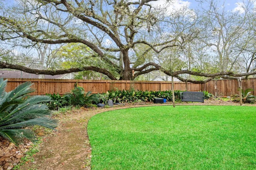 2111 Galveston Avenue Pearland, TX 77581