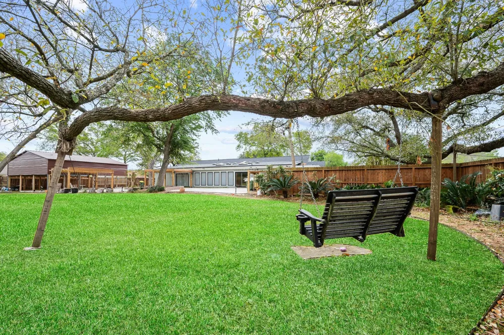 2111 Galveston Avenue Pearland, TX 77581