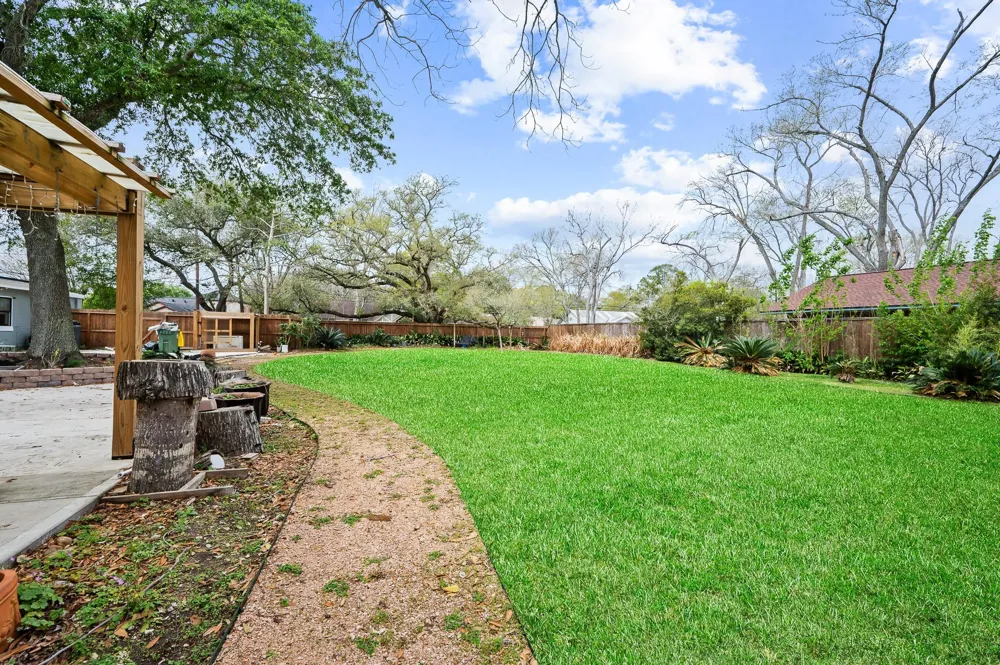 2111 Galveston Avenue Pearland, TX 77581