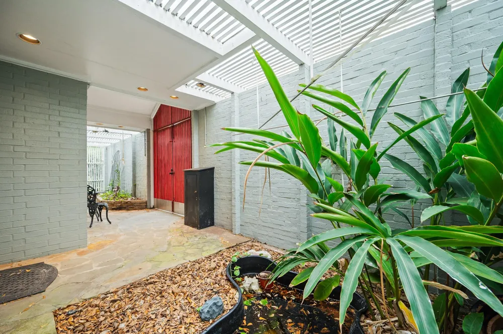 2111 Galveston Avenue Pearland, TX 77581
