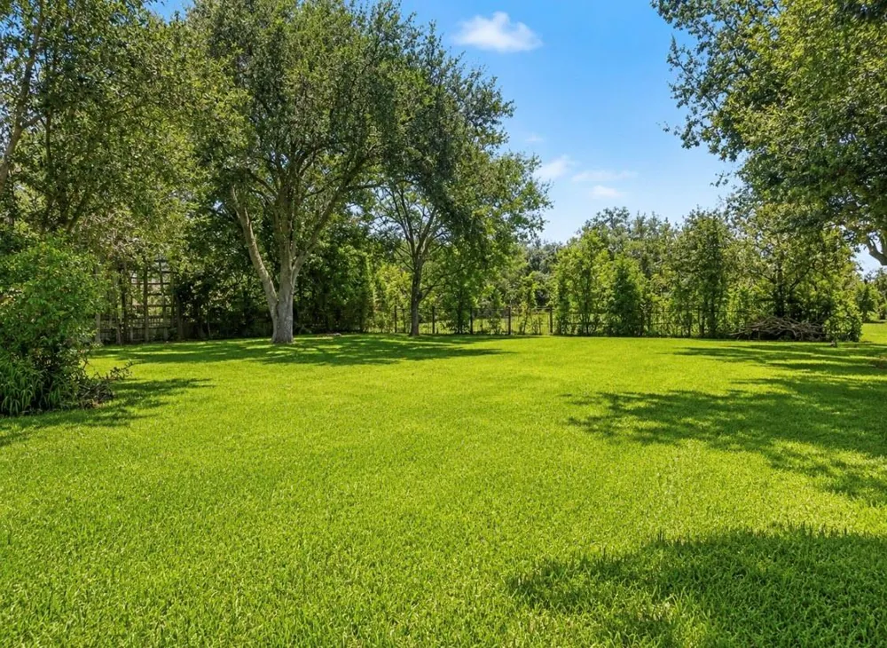 3935 Allen Road Pearland, TX 77584