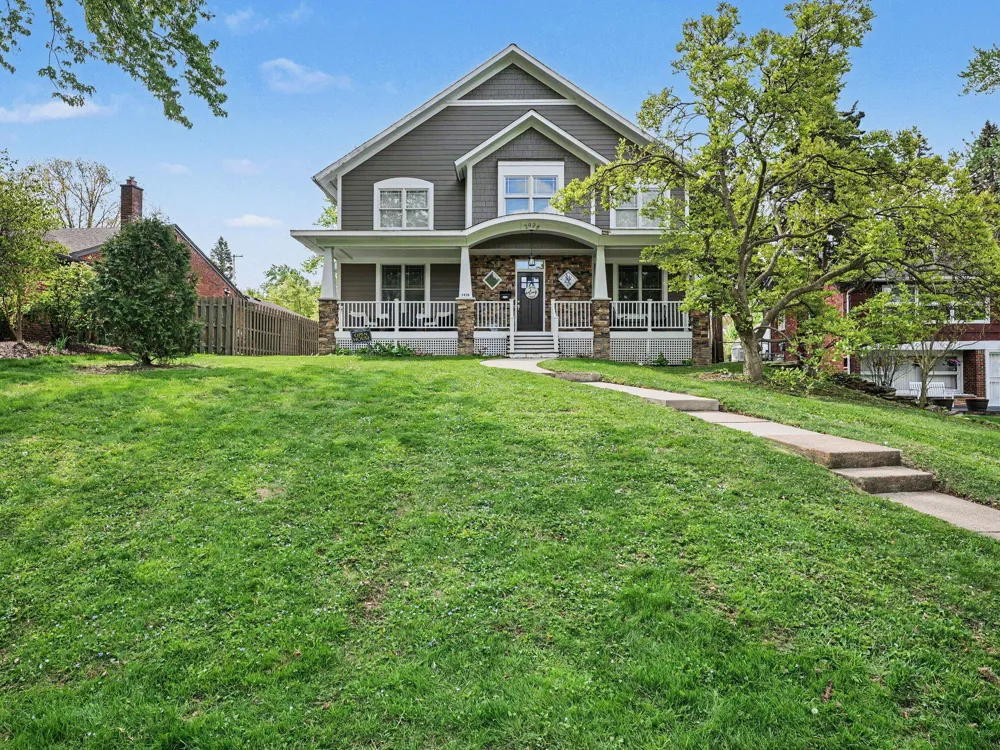 2928 Vinsetta Boulevard Royal Oak, MI 48073