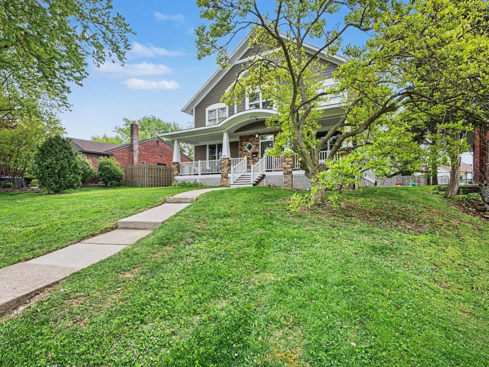 2928 Vinsetta Boulevard Royal Oak, MI 48073