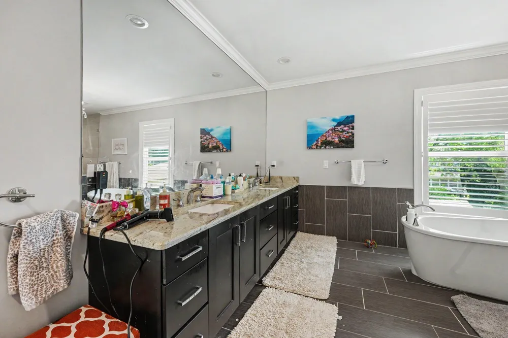 2928 Vinsetta Boulevard Royal Oak, MI 48073