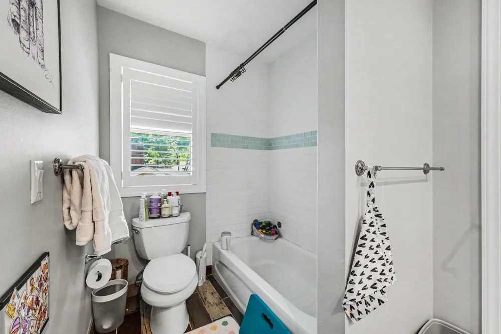 2928 Vinsetta Boulevard Royal Oak, MI 48073