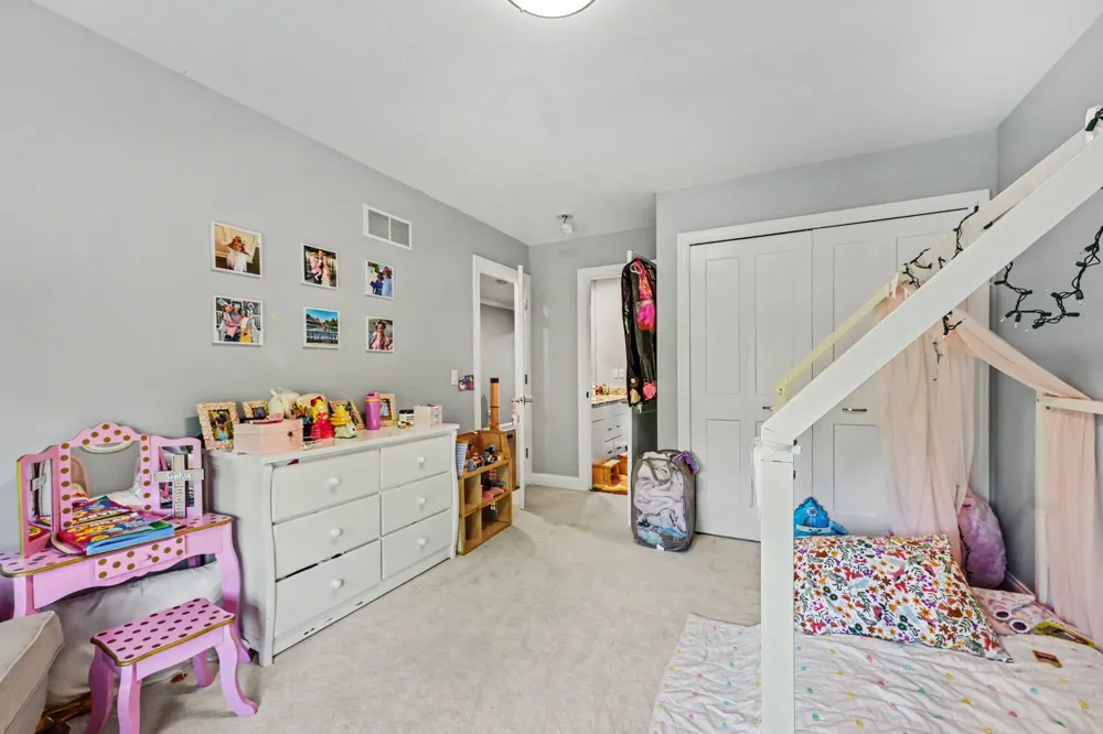 2928 Vinsetta Boulevard Royal Oak, MI 48073
