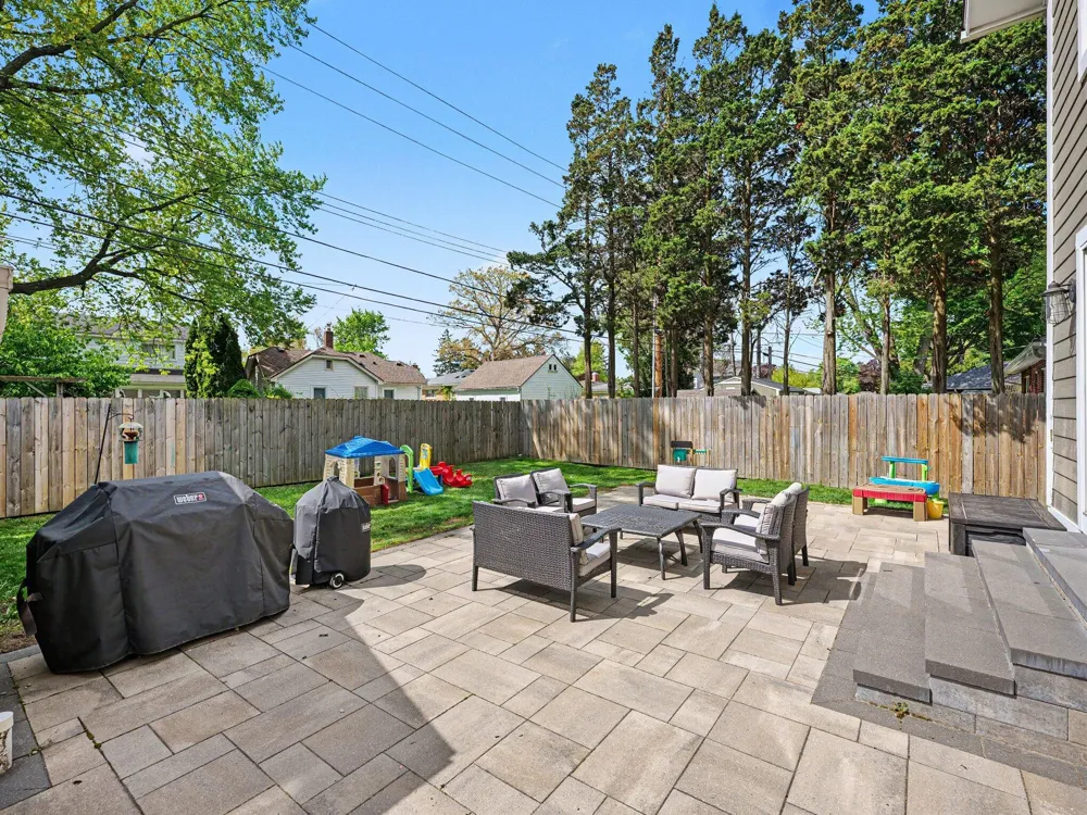 2928 Vinsetta Boulevard Royal Oak, MI 48073