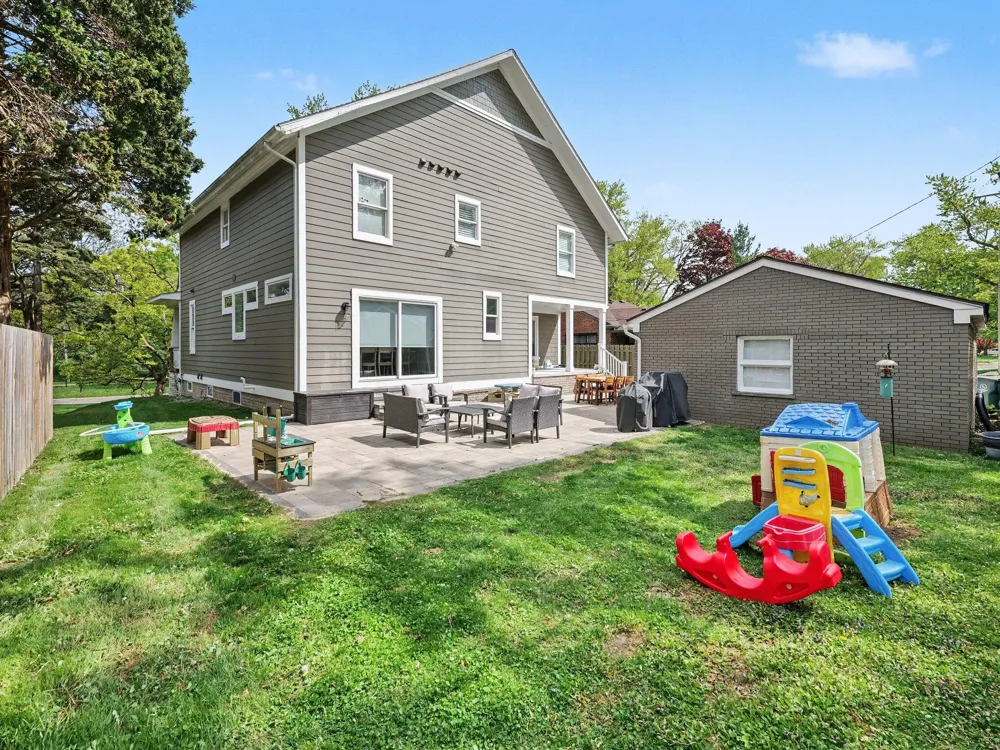 2928 Vinsetta Boulevard Royal Oak, MI 48073