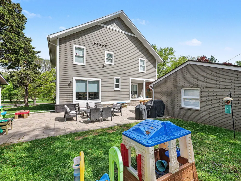 2928 Vinsetta Boulevard Royal Oak, MI 48073