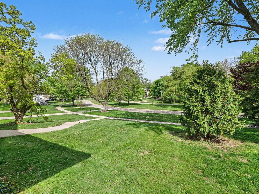 2928 Vinsetta Boulevard Royal Oak, MI 48073