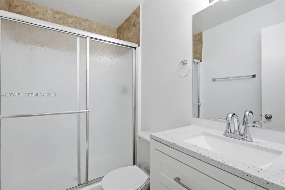 6040 Shakerwood Cir #201 Tamarac, FL 33319