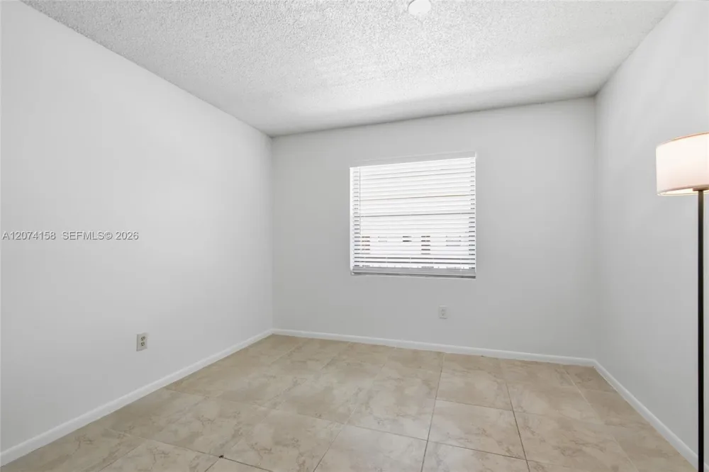 6040 Shakerwood Cir #201 Tamarac, FL 33319