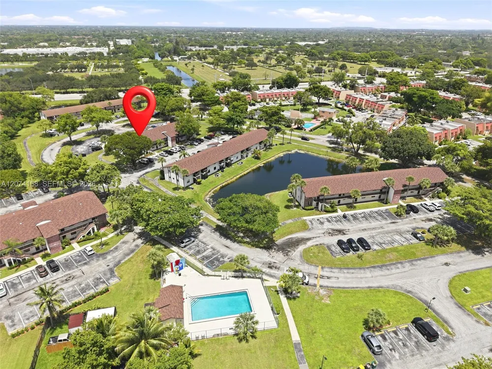 6040 Shakerwood Cir #201 Tamarac, FL 33319